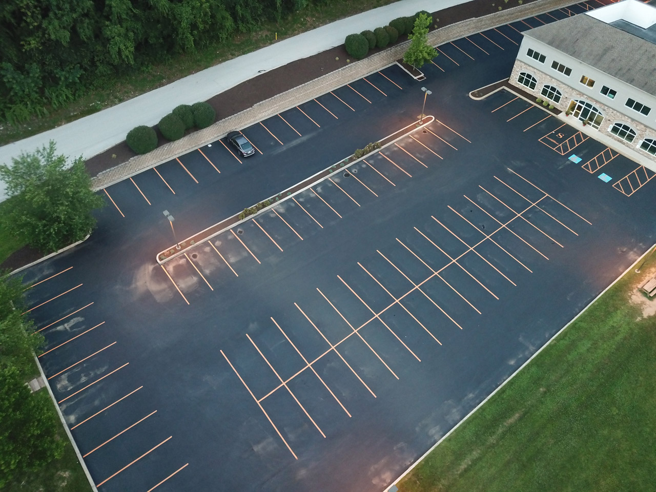commercial sealcoating with custom line striping colors
